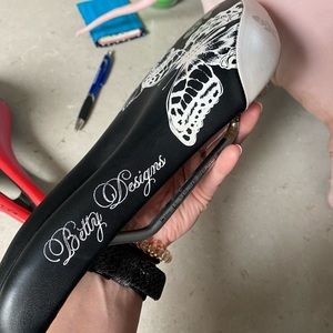 Betty designs bike seat